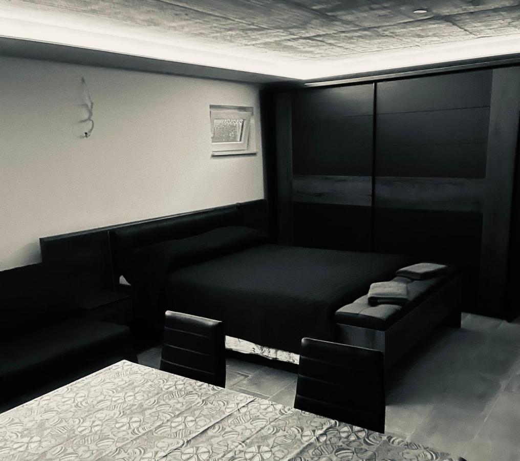 Studio Apartment Doki Basement Pula Exterior photo